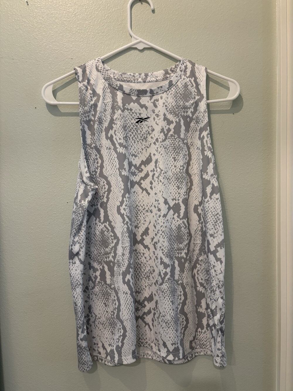 Reebok Women’s Medium Athletic Tank Top Gray White Snakeskin Print Sleeveless M